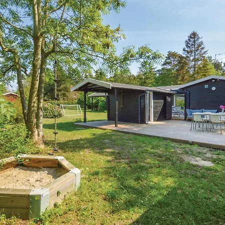 Three-bedroom Holiday In * Fårevejle