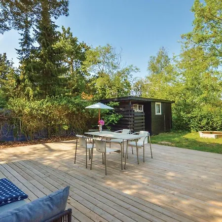 Feriehus Three-bedroom Holiday In Fårevejle
