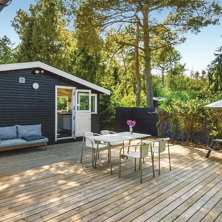 Three-bedroom Holiday In Feriehus *
