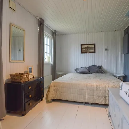 Three-bedroom Holiday In Feriehus *