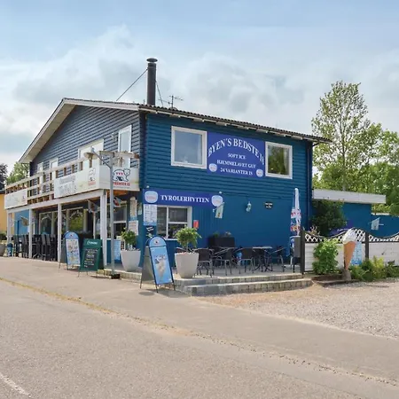 Three-bedroom Holiday In Feriehus *