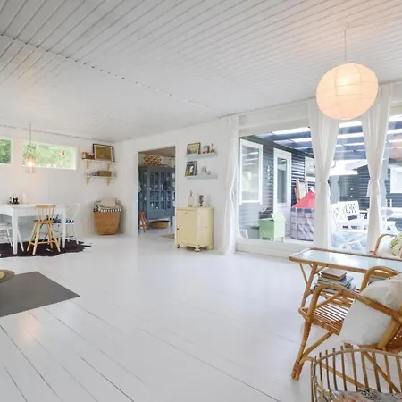 Feriehus Three-bedroom Holiday In