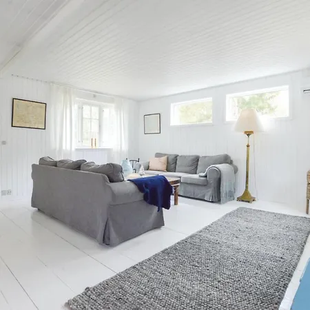 Feriehus Three-bedroom Holiday In Fårevejle